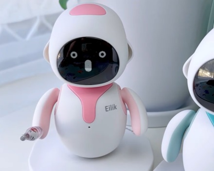 Eilik Robot Review